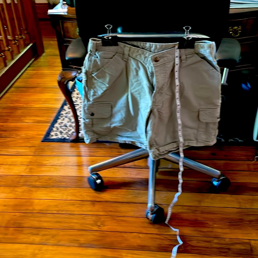 Carhartt women’s cargo shorts.Size 10